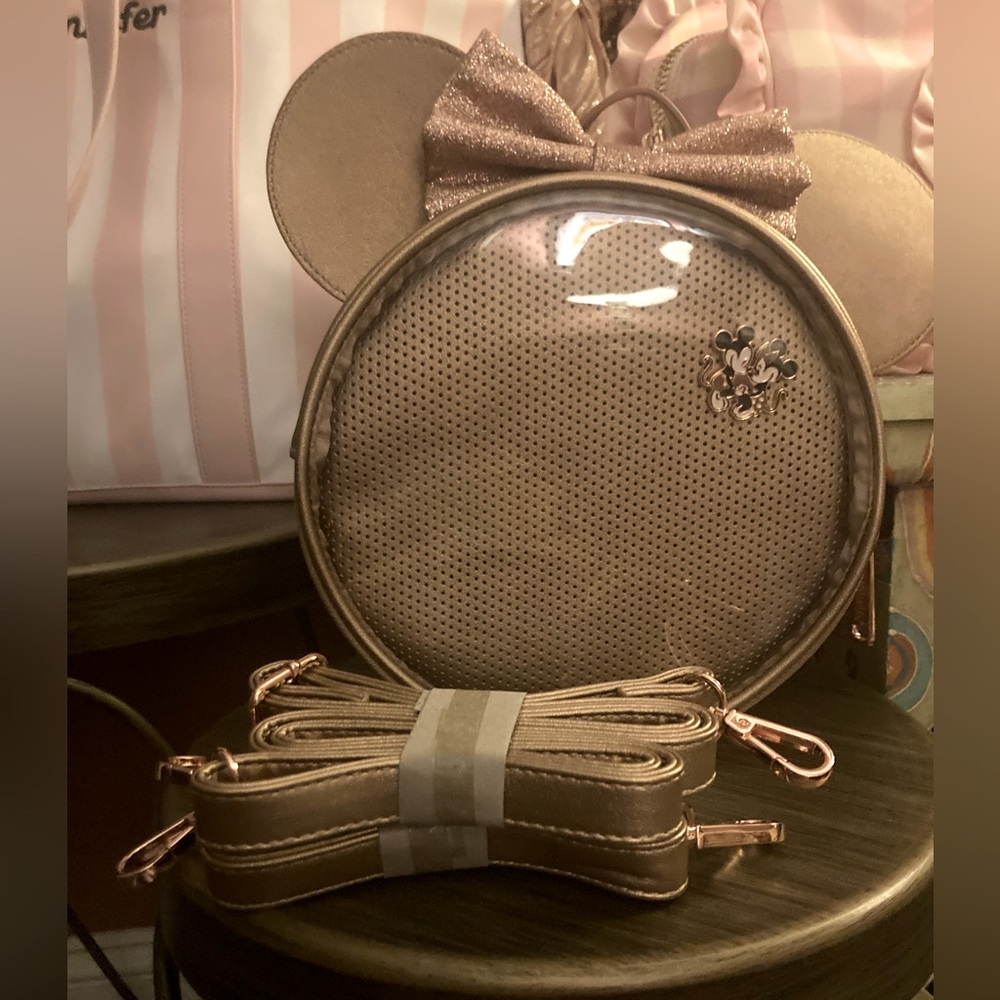 Loungefly Minnie Mouse Pin Collector BackPack -NWOT